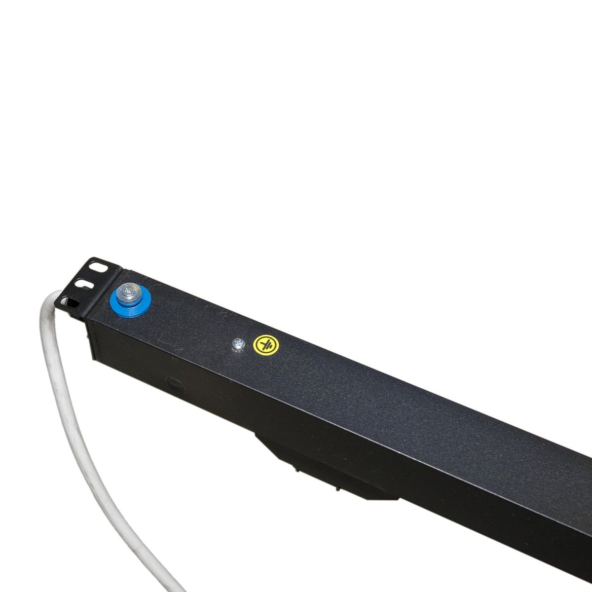 Сетевой фильтр Hyperline Hyperline SHE-20IEC-4BIEC-B-3PVB Блок розеток, вертикальный, 20 розеток IEC320 C13, 4 розетки IEC320 C19, автоматич. выключатель, кабель питания 3м (3х4.0мм2) с вилкой IEC 60309 32А (2х16A) (2P+E), 250В, 1556x44.4x44.4мм (ДхШхВ), корпус алюминий, черный