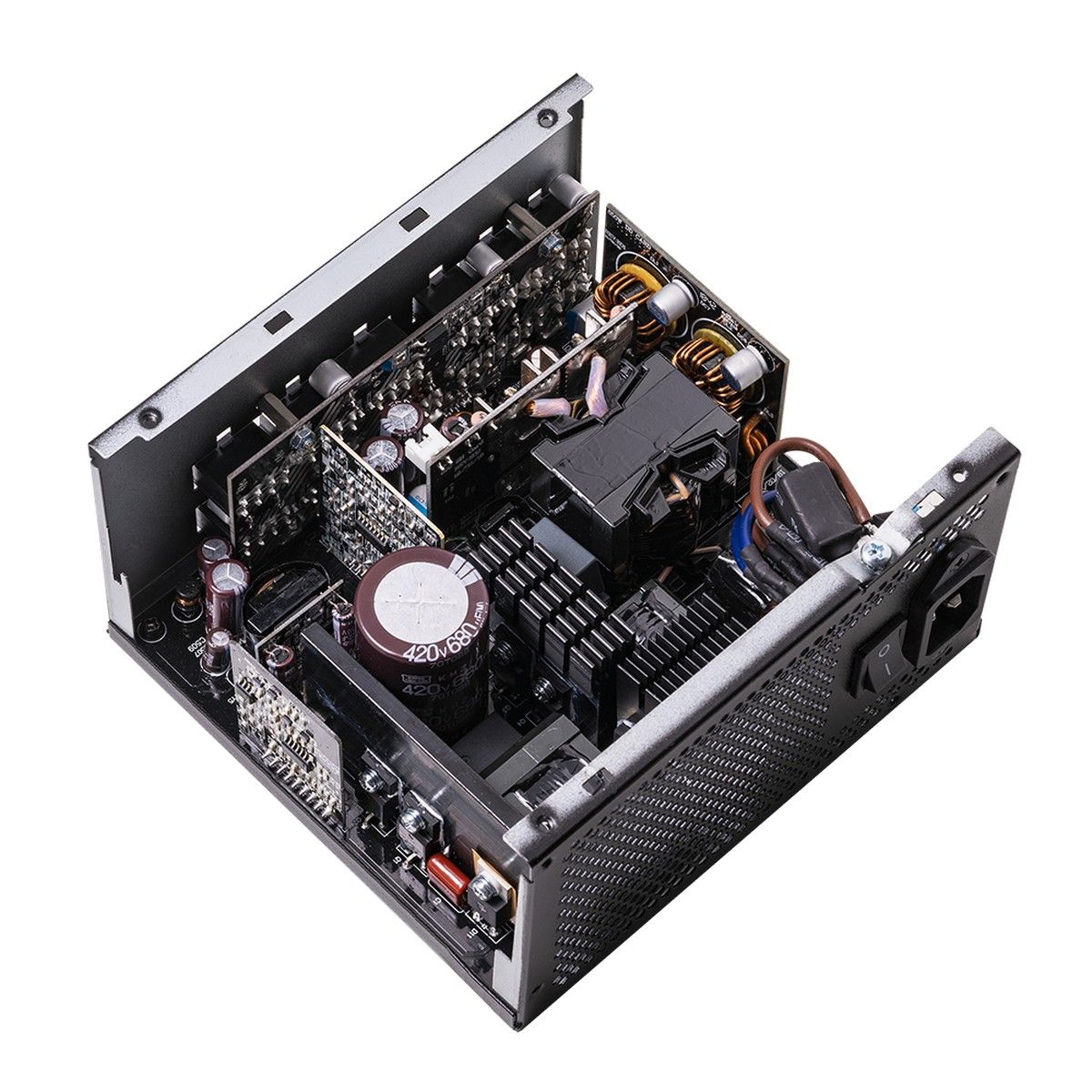 Блок питания XPG CORE REACTOR 650W 80+ Gold, полностью модульный