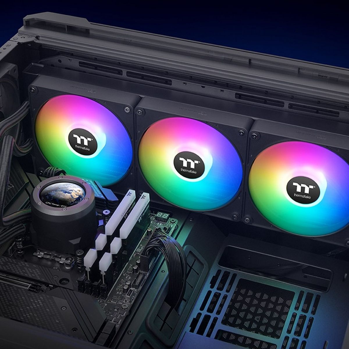 Жидкостная система охлаждения Thermaltake CL-W417-PL14SW-A All-In-One Liquid Cooler System/ARGB Fan 140*3/PWM 500-1800 rpm/Water Block 2.1 inch LCD