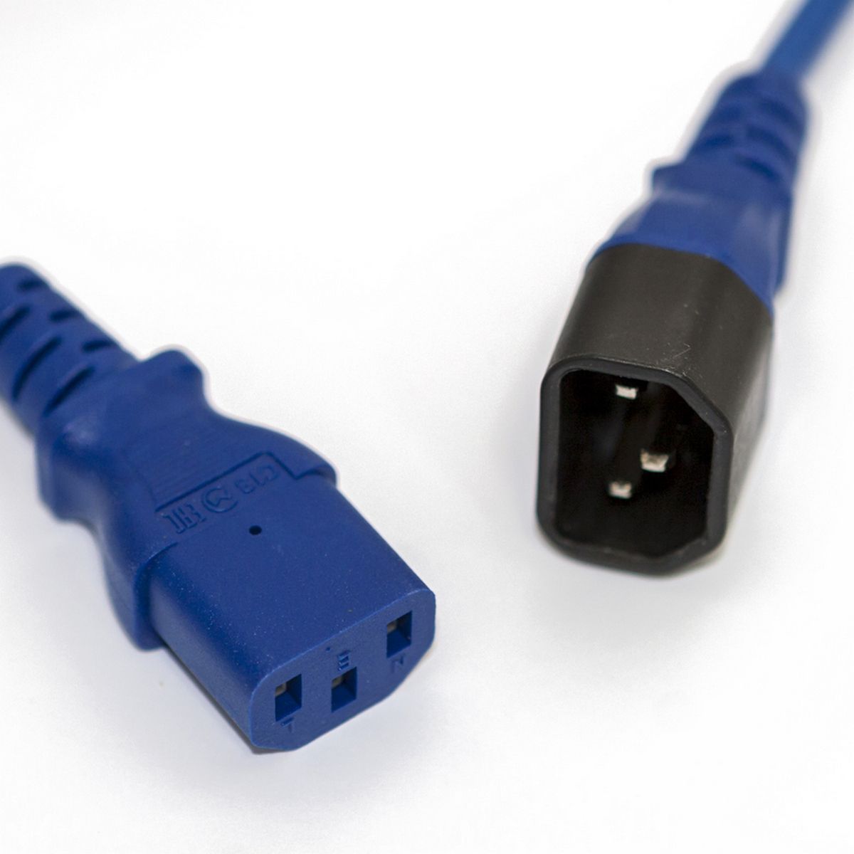 Сетевой кабель Hyperline PWC-IEC13-IEC14-0.5-BL питания монитор-компьютер IEC 320 C13 - IEC 320 C14 (3x0.75), 10A, прямая вилка, 0.5м, цвет синий (ПВС-АП-3*0,75-250-C13C14-10-0,5 ГОСТ 30851.1-2002 (МЭК 60320-1:1994))